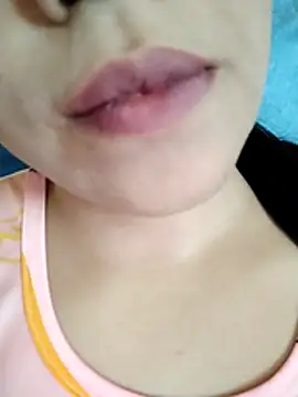 Snapshot of Anki-doll chatting on October 24, 5:37 am Anki-doll online show from October 24, 5:37 am