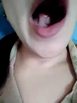 Snapshot of Anki-doll chatting on November 26, 5:41 am Anki-doll online show from November 26, 5:41 am