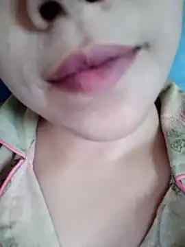 Snapshot of Anki-doll chatting on December 2, 5:35 am Anki-doll online show from December 2, 5:35 am