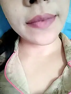 Snapshot of Anki-doll chatting on December 4, 5:39 am Anki-doll online show from December 4, 5:39 am