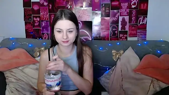 MilanaRoza online show from January 17, 6:04 am