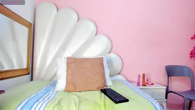 Ally Parkeer  online show from February 26, 4:56 pm