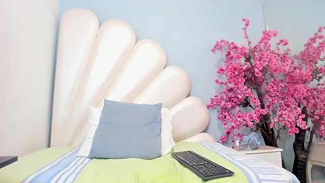 Ally Parkeer  online show from March 7, 4:55 pm