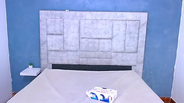 Eban Dustan online show from December 3, 7:55 pm