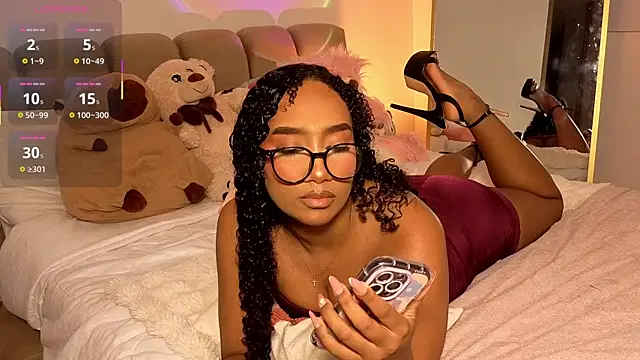 Amber  Sanchez online show from October 18, 2:25 am