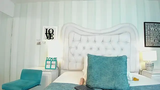 MonserratPeters online show from January 21, 11:02 pm