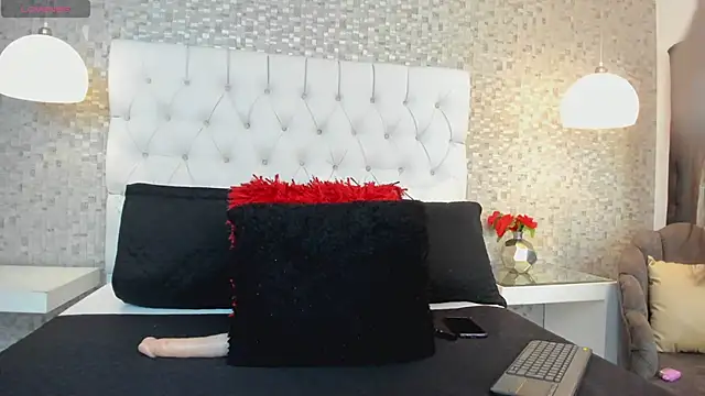 MonserratPeters online show from February 3, 8:13 pm