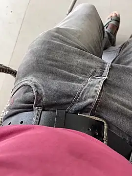 Snapshot of deshi_boybig chatting on November 1, 9:33 am deshi boybig online show from November 1, 9:33 am