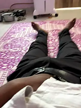 Snapshot of deshi_boybig chatting on November 18, 8:30 am deshi boybig online show from November 18, 8:30 am