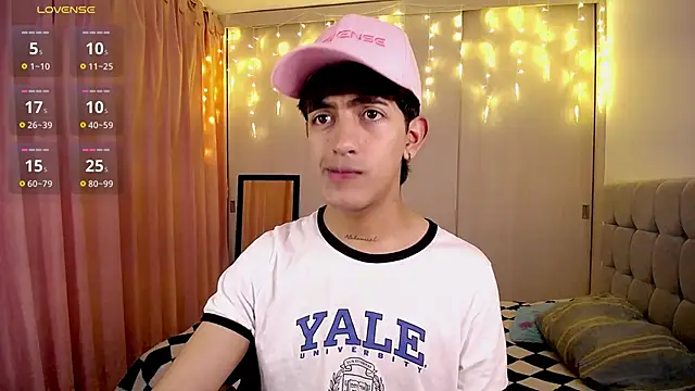 teobowny  online show from December 14, 10:07 pm