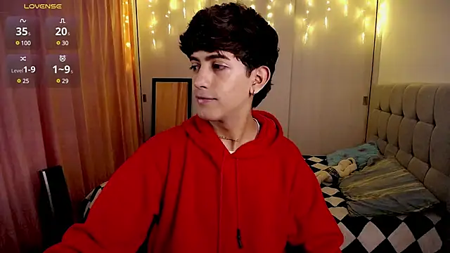 teobowny  online show from December 17, 10:22 pm