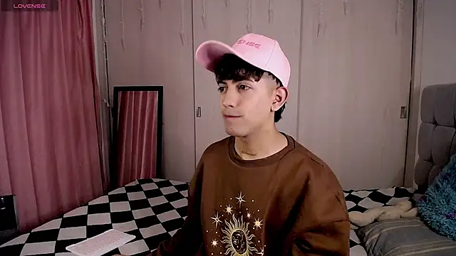 teobowny  online show from December 19, 10:10 pm