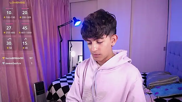 teobowny  online show from January 16, 7:10 pm