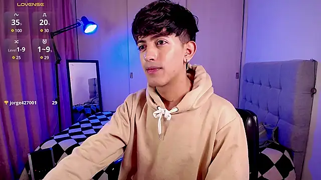 teobowny  online show from January 18, 8:09 pm