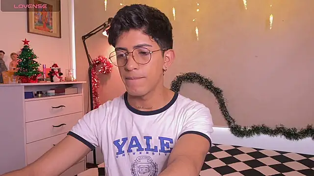 teobowny  online show from December 17, 6:47 pm