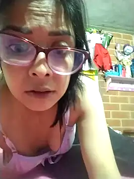 Vanessagirld online show from December 17, 10:54 pm