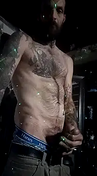 Snapshot of Whipit323 chatting on December 3, 11:01 am Whipit323 online show from December 3, 11:01 am