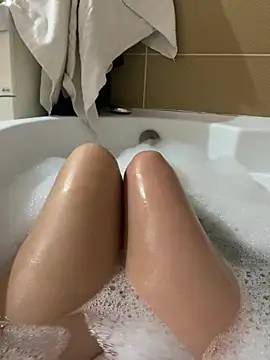 Snapshot of AmberElixir chatting on March 18, 9:32 pm AmberElixir online show from March 18, 9:32 pm