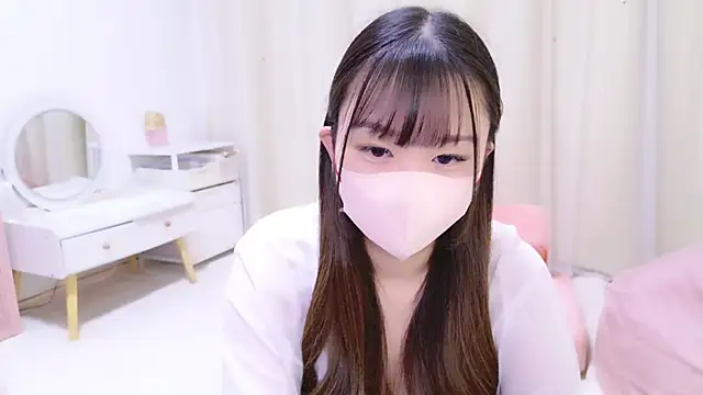 Snapshot of MAIKA_pyon chatting on January 31, 10:52 pm MAIKA pyon online show from January 31, 10:52 pm