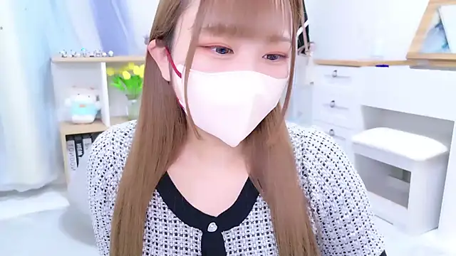 Snapshot of MAIKA_pyon chatting on September 25, 9:29 pm MAIKA pyon online show from September 25, 9:29 pm