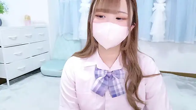 Snapshot of MAIKA_pyon chatting on October 5, 3:27 am MAIKA pyon online show from October 5, 3:27 am