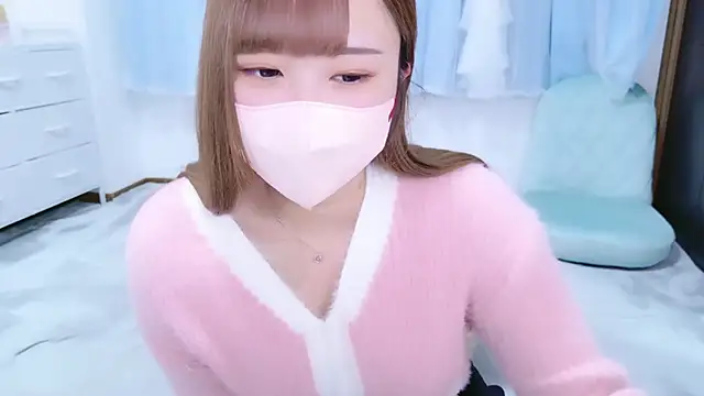 Snapshot of MAIKA_pyon chatting on October 14, 6:47 am MAIKA pyon online show from October 14, 6:47 am