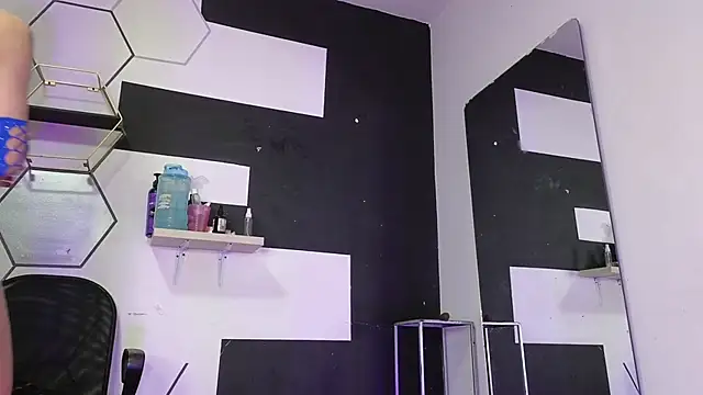 Snapshot of haileycat chatting on October 10, 1:04 am haileycat online show from October 10, 1:04 am