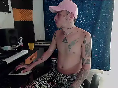 Snapshot of patrik_tattoo_ chatting on January 8, 5:05 pm patrik tattoo online show from January 8, 5:05 pm