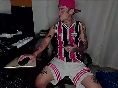 Snapshot of patrik_tattoo_ chatting on January 24, 7:08 am patrik tattoo online show from January 24, 7:08 am