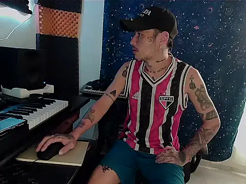 Snapshot of patrik_tattoo_ chatting on January 30, 10:19 pm patrik tattoo online show from January 30, 10:19 pm