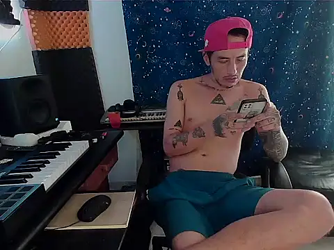 Snapshot of patrik_tattoo_ chatting on February 15, 6:23 pm patrik tattoo online show from February 15, 6:23 pm