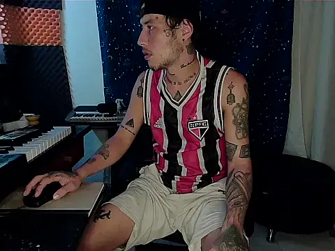 Snapshot of patrik_tattoo_ chatting on February 24, 3:23 am patrik tattoo online show from February 24, 3:23 am