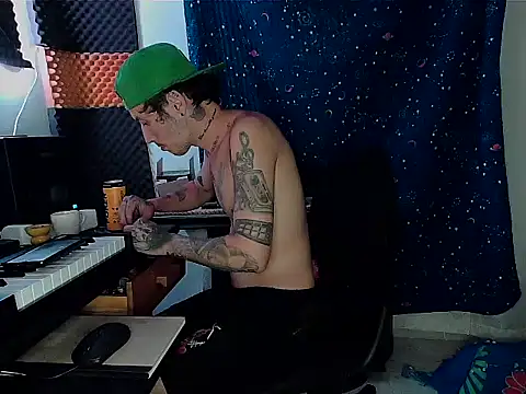 Snapshot of patrik_tattoo_ chatting on March 3, 4:03 am patrik tattoo online show from March 3, 4:03 am