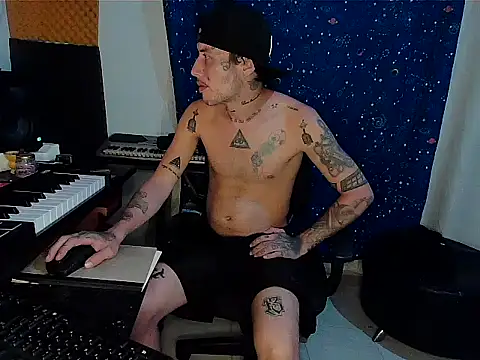 Snapshot of patrik_tattoo_ chatting on March 19, 3:30 am patrik tattoo online show from March 19, 3:30 am