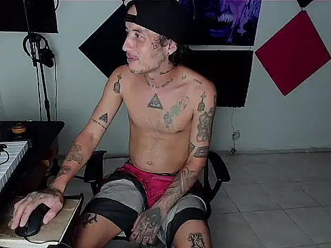 Snapshot of patrik_tattoo_ chatting on October 17, 2:37 am patrik tattoo online show from October 17, 2:37 am