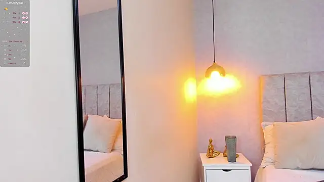 tutu milf online show from March 19, 10:20 pm