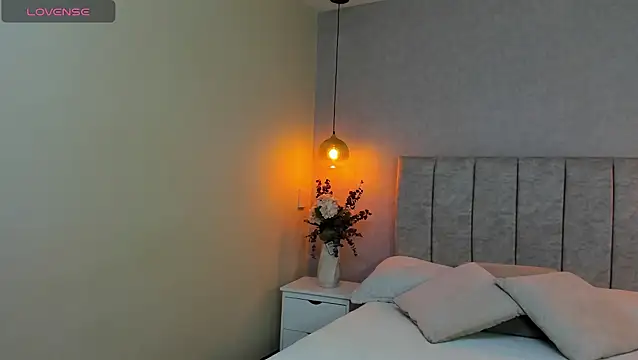 tutu milf online show from March 22, 6:47 pm