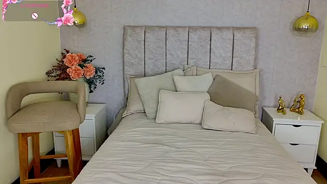 tutu milf online show from April 16, 7:14 pm