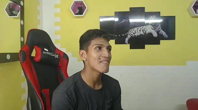 mau elixxx online show from December 24, 2:54 am