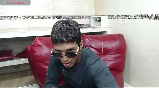 mau elixxx online show from February 3, 3:27 pm