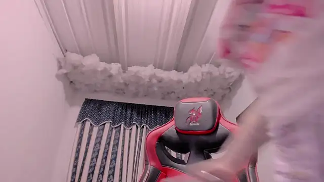 Lauu G online show from September 15, 9:20 am