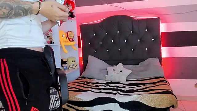 Snapshot of _tatho_perovich_ chatting on December 4, 4:54 am tatho perovich online show from December 4, 4:54 am