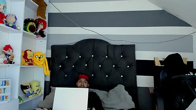 Snapshot of _tatho_perovich_ chatting on December 6, 4:36 am tatho perovich online show from December 6, 4:36 am