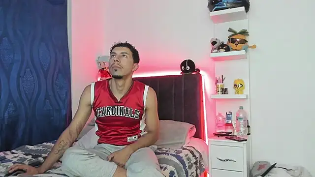 Snapshot of _tatho_perovich_ chatting on February 9, 1:00 am tatho perovich online show from February 9, 1:00 am