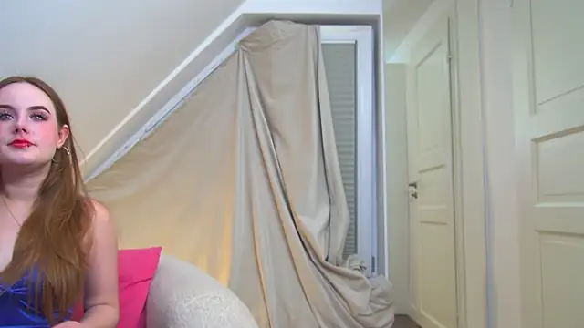 Snapshot of DanaDrake chatting on October 4, 6:28 pm DanaDrake online show from October 4, 6:28 pm