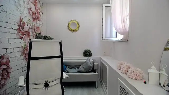 Snapshot of Cutie_Asya chatting on June 8, 5:19 am Cutie Asya online show from June 8, 5:19 am