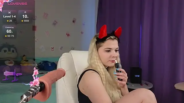 Snapshot of Kate_Legend chatting on November 15, 3:59 am Kate Legend online show from November 15, 3:59 am