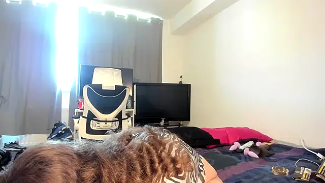 ENGLISHEMILY 69 online show from January 30, 11:44 am