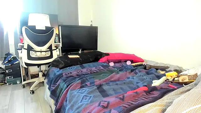 ENGLISHEMILY 69 online show from January 30, 2:47 pm