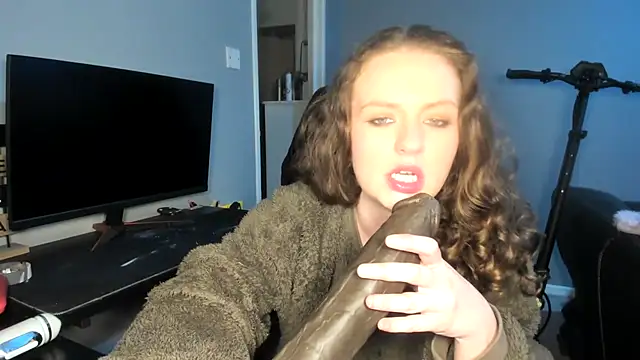 ENGLISHEMILY 69 online show from February 20, 5:07 pm